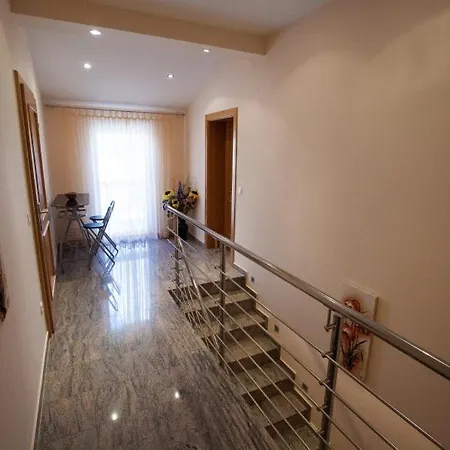 In With Sea View, Balcony, Air Conditioning, Wifi 3492-4 Appartamento