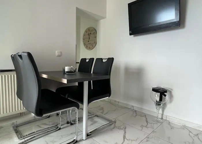 In With Sea View, Balcony, Air Conditioning, Wifi 3492-4 茨里克韦尼察
